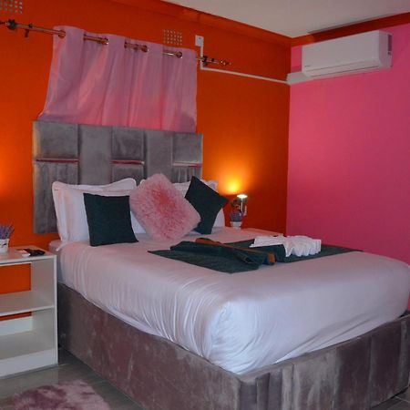 Chobe Kulotu Guest House Kasane Bagian luar foto