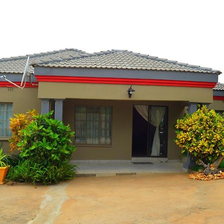 Chobe Kulotu Guest House Kasane Bagian luar foto