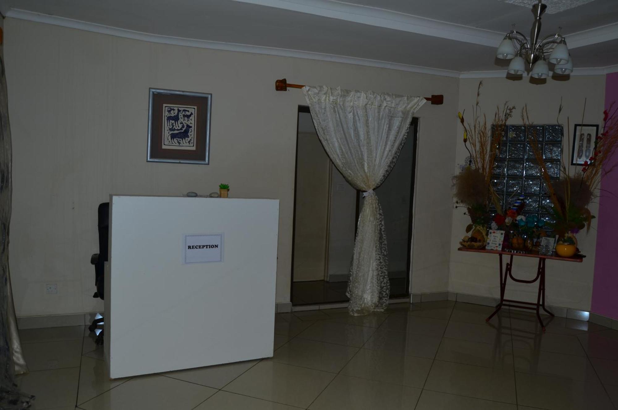 Chobe Kulotu Guest House Kasane Bagian luar foto